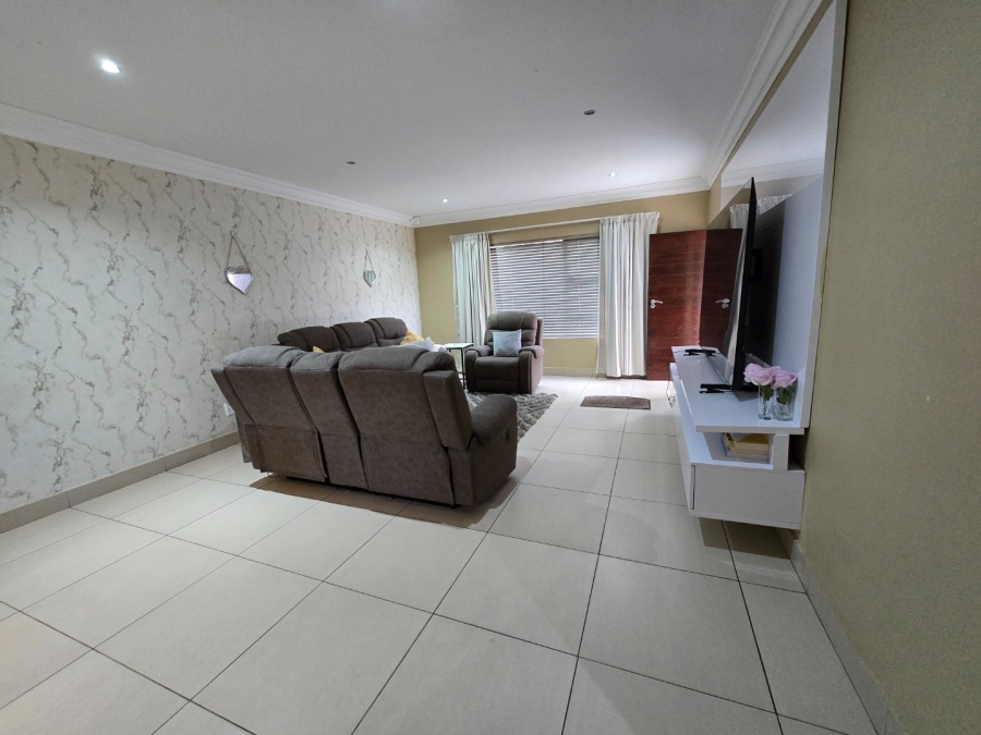 3 Bedroom Property for Sale in Groenvlei Sh Free State